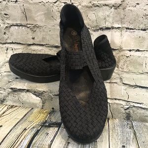 Bernie Mev.  Size 39 Black Small Wedge