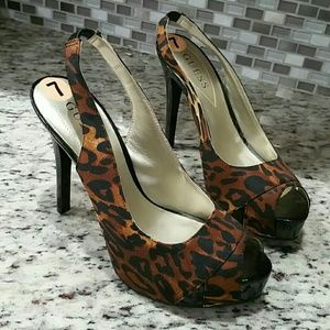 Guess women's leopard heels size 7