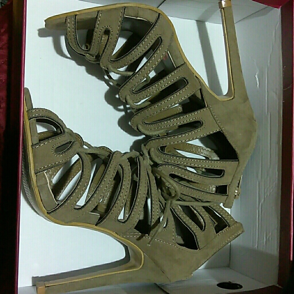 Heels with lace(light brown)