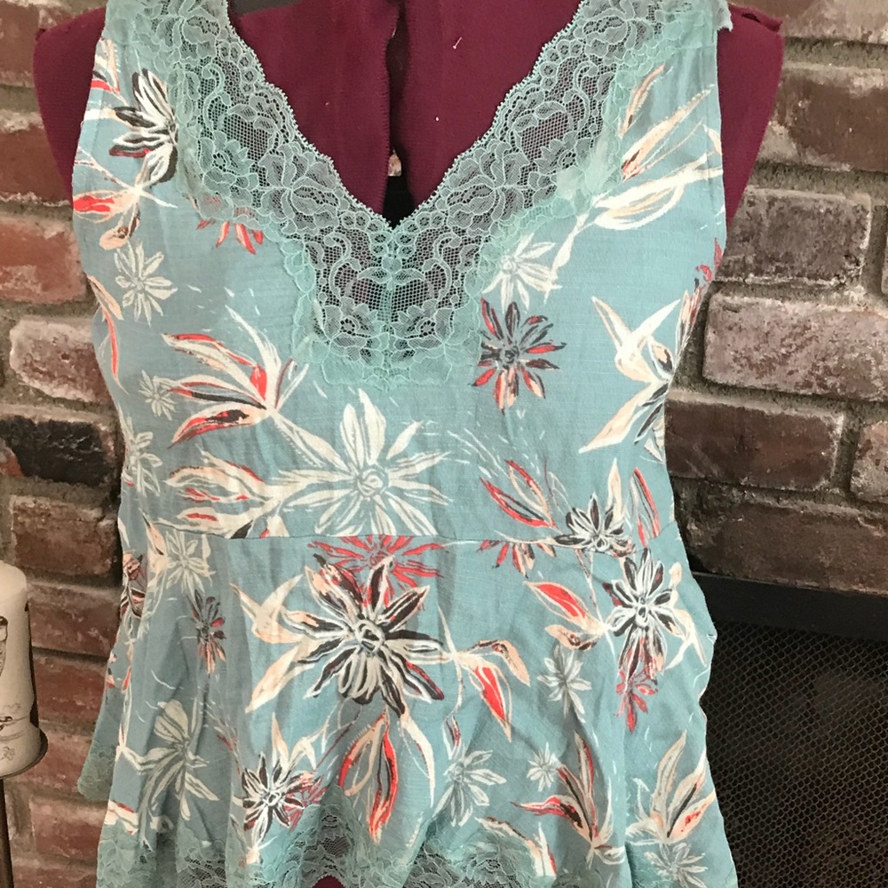 (Light flowing green & lace tank)