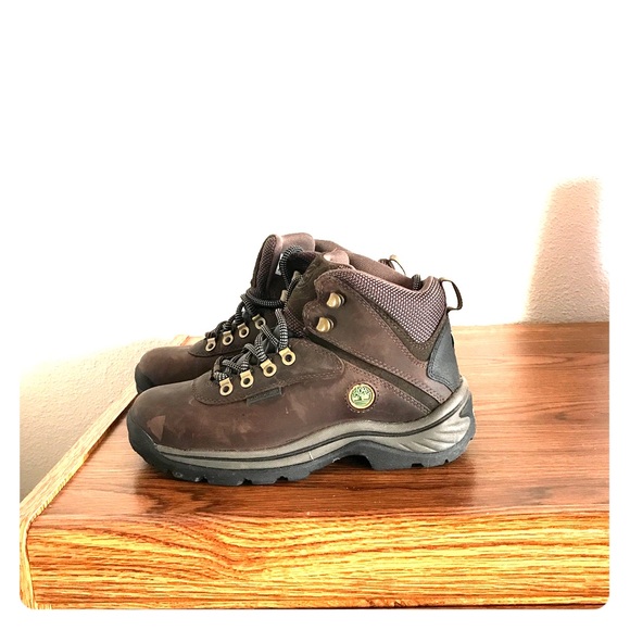 Women’s size 6 Timberland boots - Picture 1 of 5