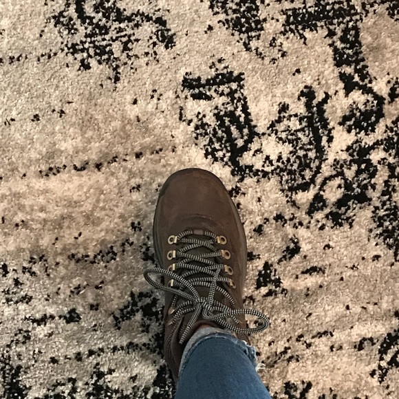 Women’s size 6 Timberland boots - Picture 4 of 5