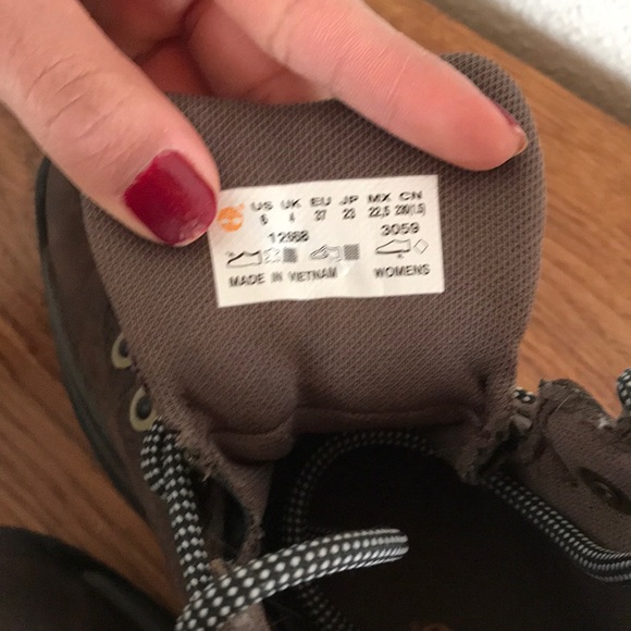 Women’s size 6 Timberland boots - Picture 5 of 5