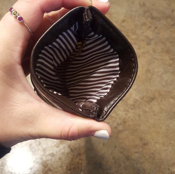 Magnetic pouch - Picture 2 of 2