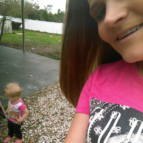 Meet your Posher, Amanda. - Picture 5 of 6