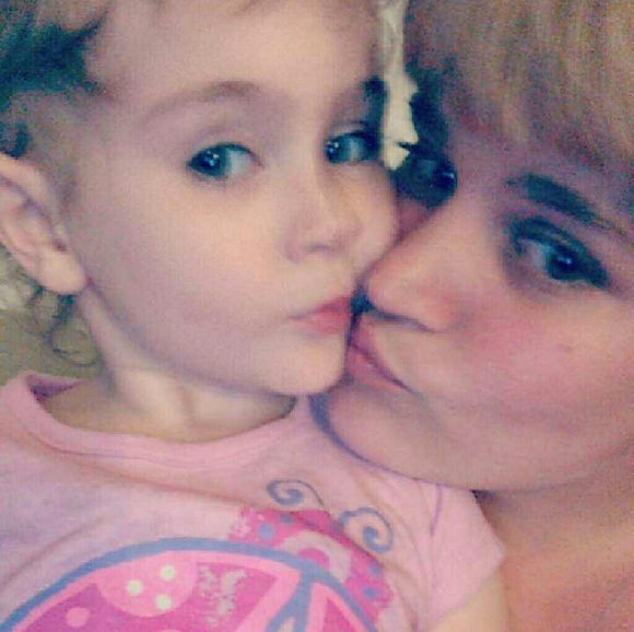 Meet your Posher, Amanda. - Picture 6 of 6