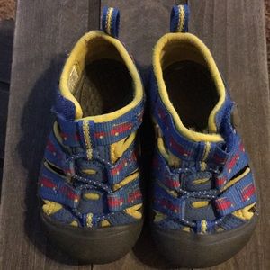 Keen toddler size 5 water shoes