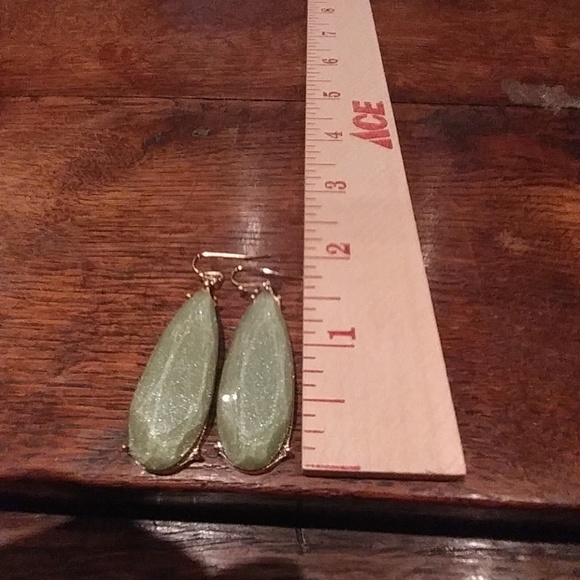 IRIDESCENT SAGE EARRINGS - Picture 1 of 2