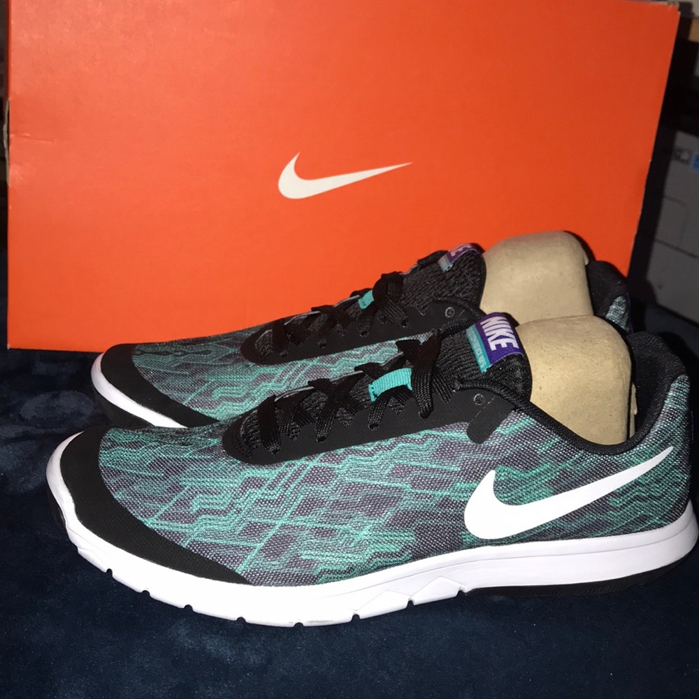 Women’s Nike flex