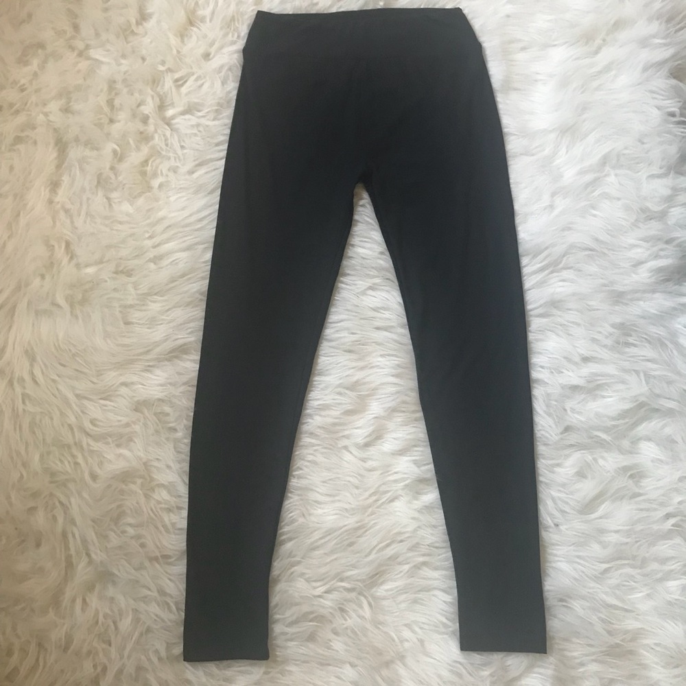 LuLaRoe Solid Black OS Leggings