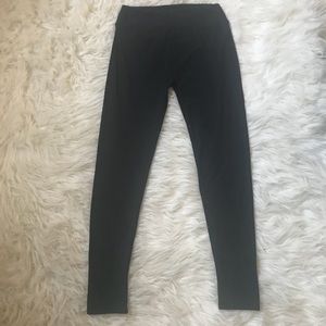 LuLaRoe Solid Black OS Leggings