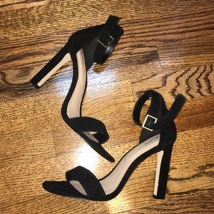 LIKE NEW ALDO ANKLE-STRAP SANDALS