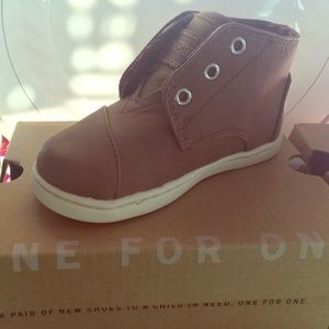 Toms Paseo Mid Brown Synthetic Leather Shoes