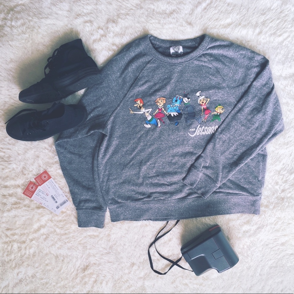 ✨Closet clear out✨ F21 the jetsons pullover