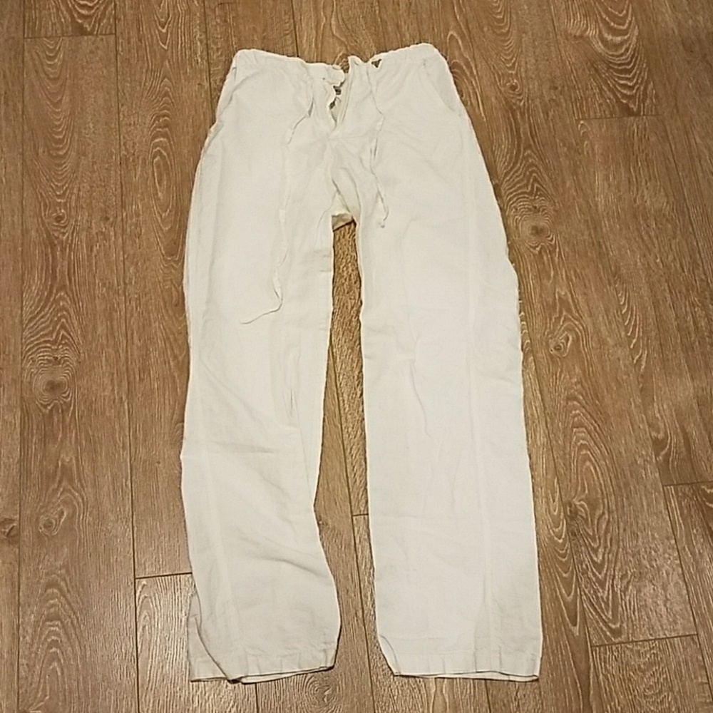 Whitw linen pants