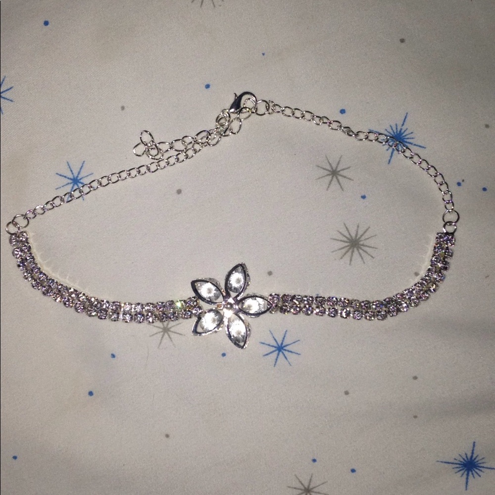 Flower diamond choker