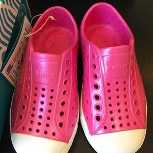 NWT Native shoes size C9 Jefferson Iridescent