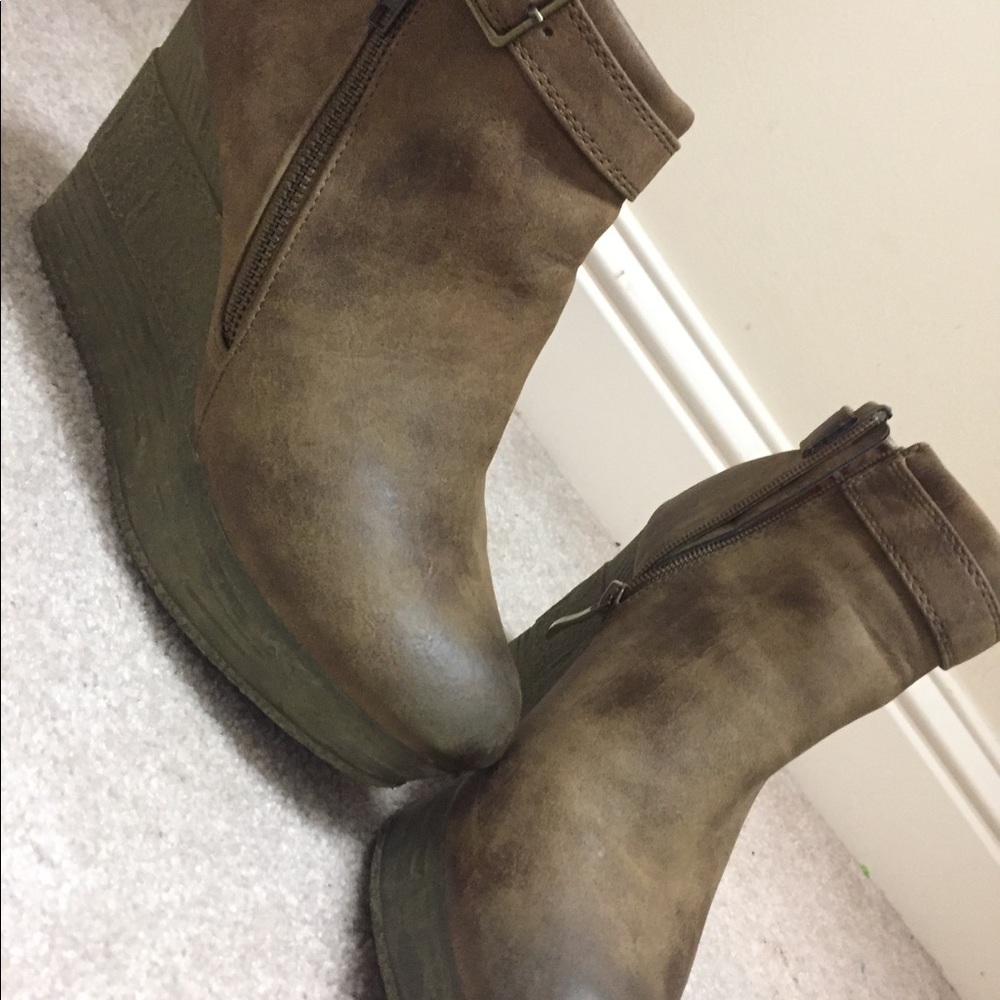 Sbicca leather booties