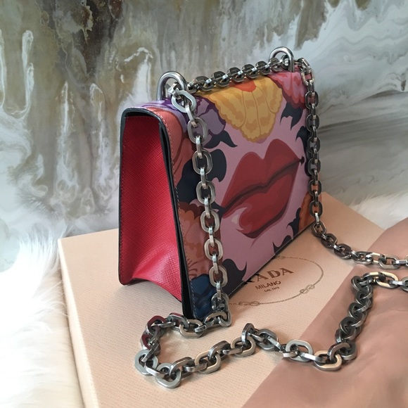 Prada Limited Edition "Rosso Dis Lips" Chain Bag - Picture 3 of 8