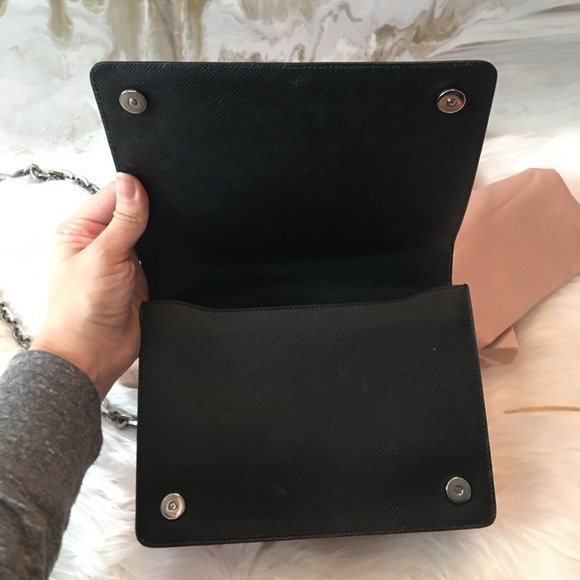 Prada Limited Edition "Rosso Dis Lips" Chain Bag - Picture 6 of 8