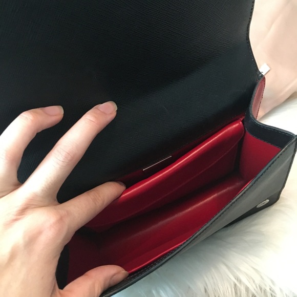 Prada Limited Edition "Rosso Dis Lips" Chain Bag - Picture 7 of 8