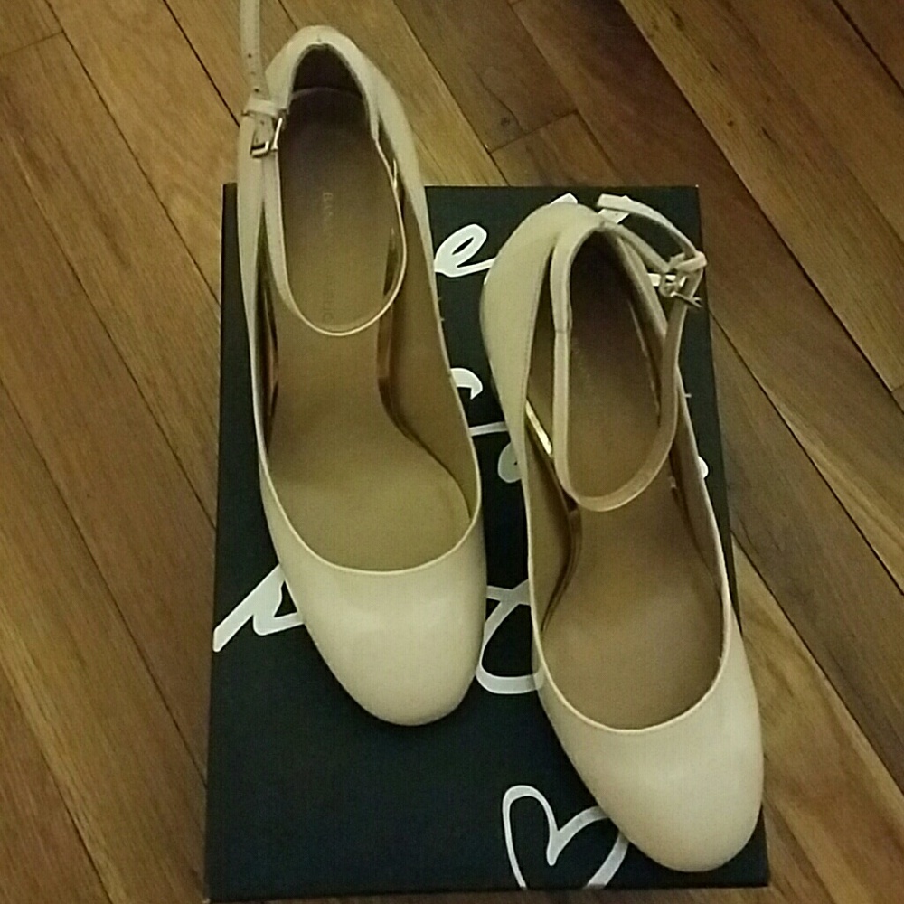 Banana Republic shoes