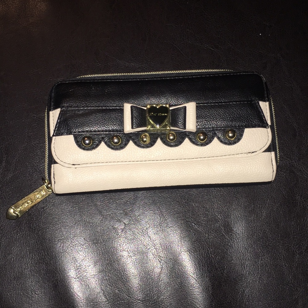 Betsey Johnson wallet