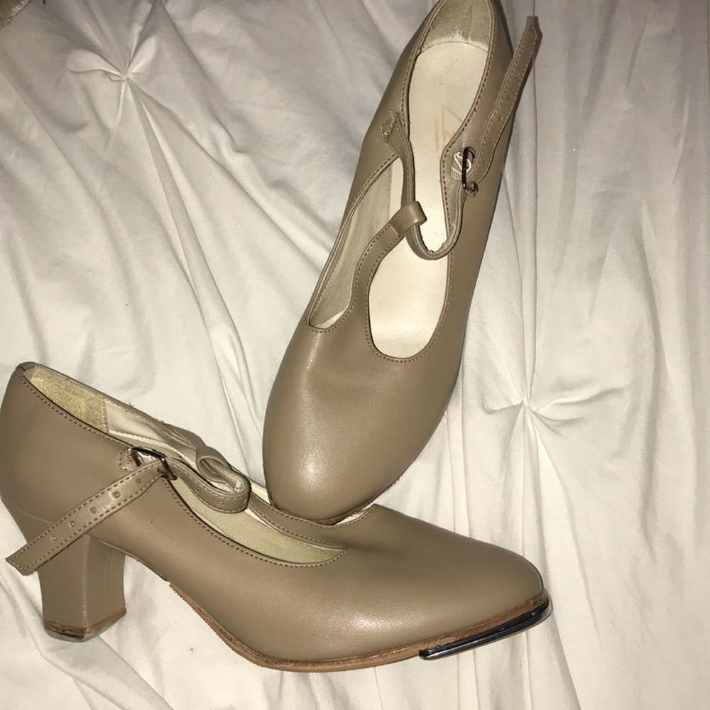 Character tap shoes