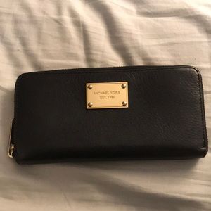 Michael Kors Large wallet