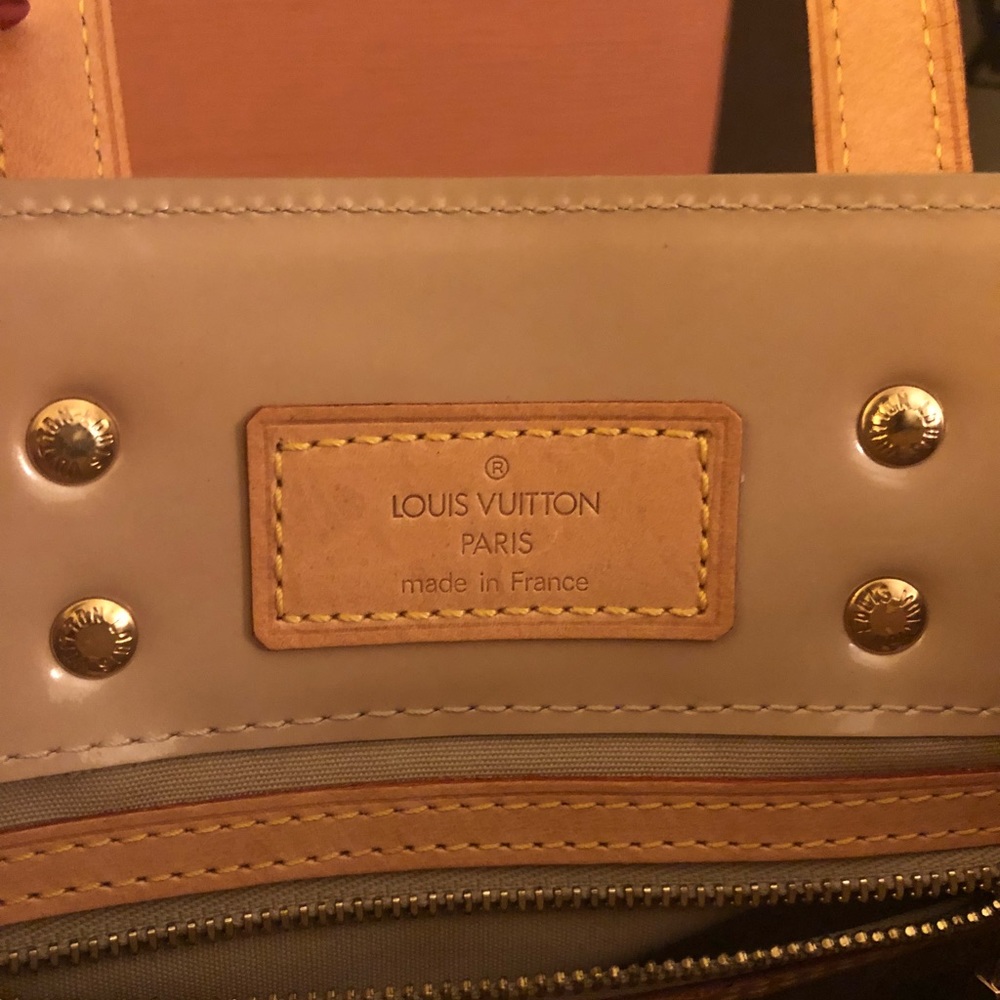 Authentic Louis Vuitton patent leather bag - Picture 5 of 8