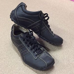 Almost new Skechers Size 10 dark brown shoes