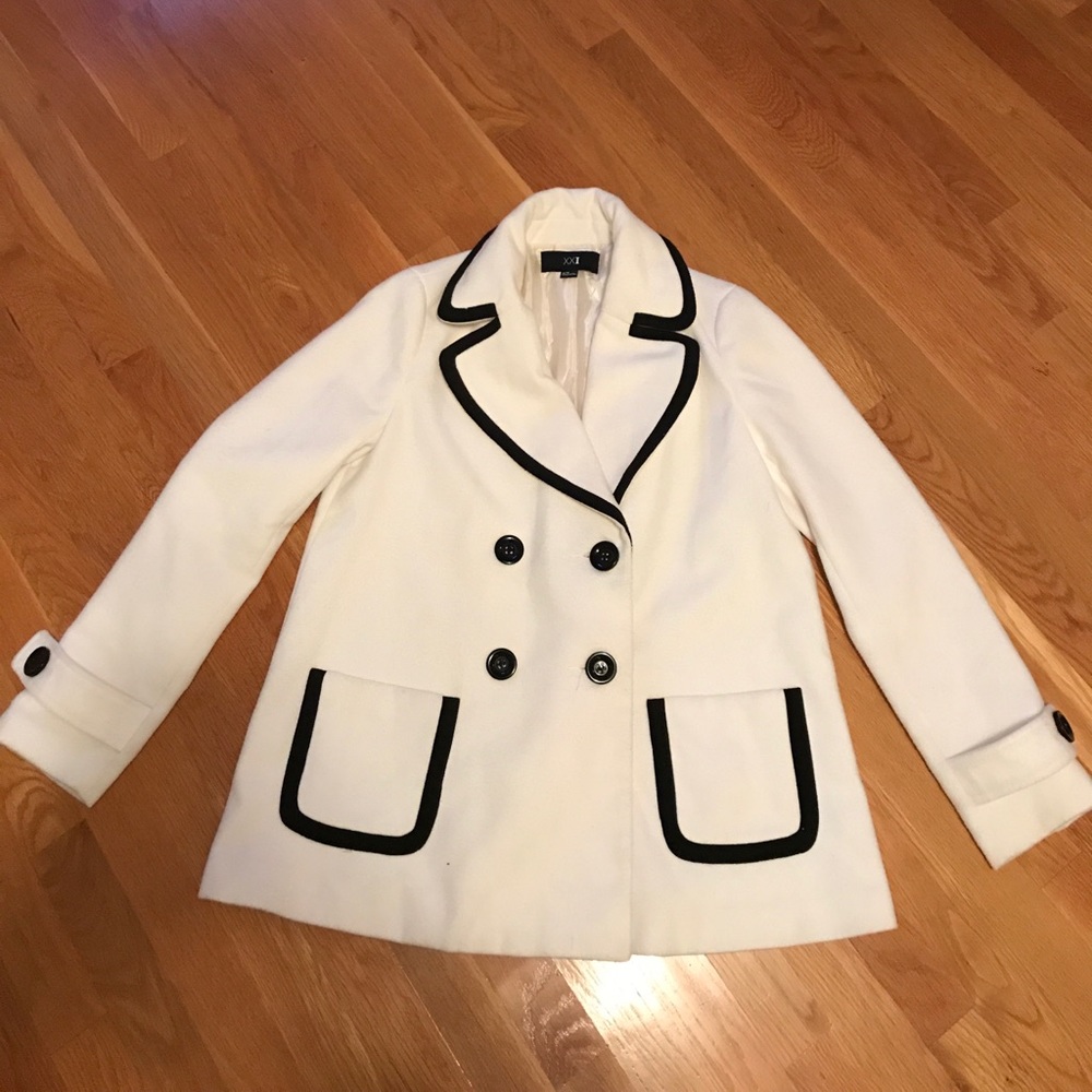Adorable Ivory Peacoat with black trim!