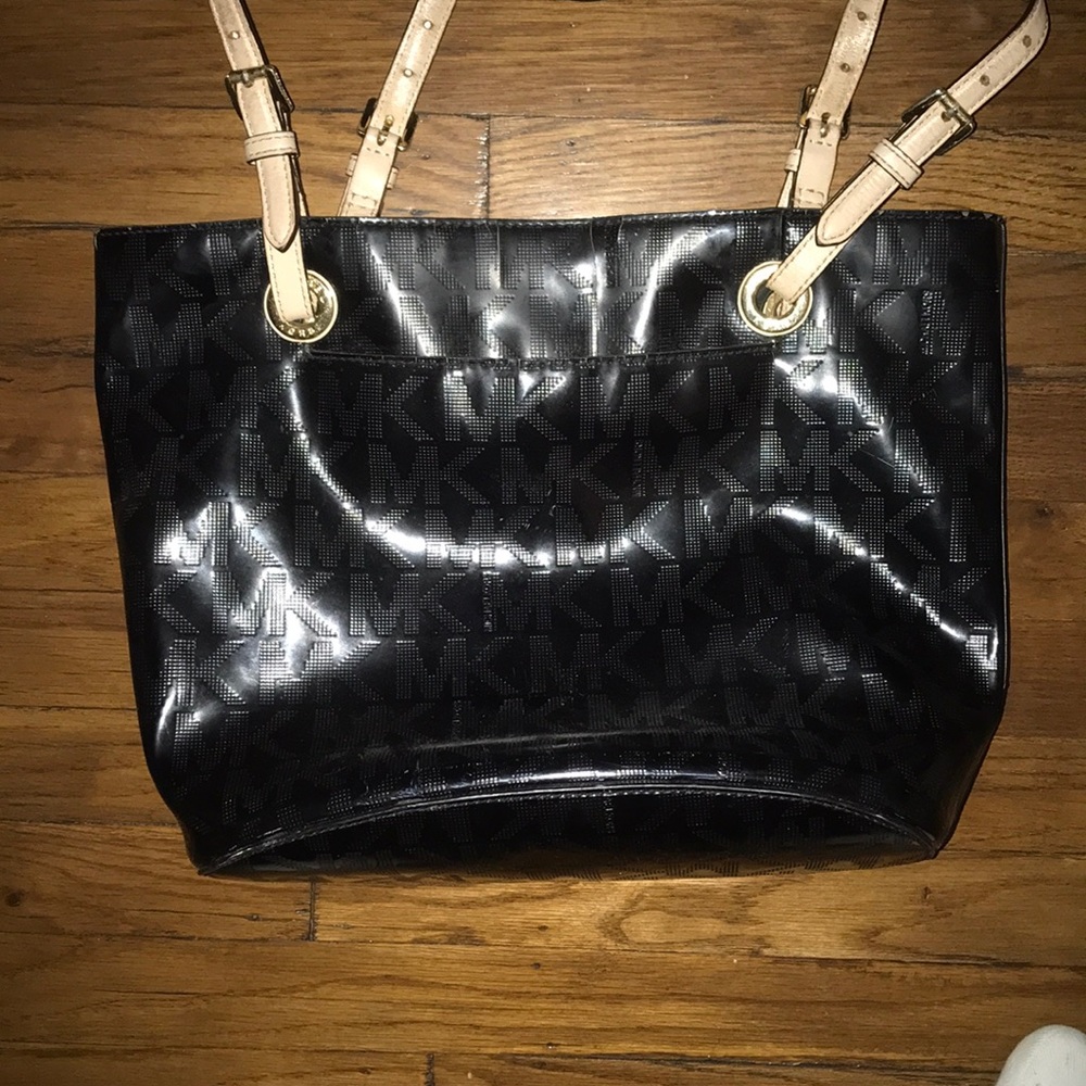 Black Michael Kors bag