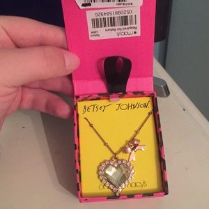 Betsey Johnson Heart necklace