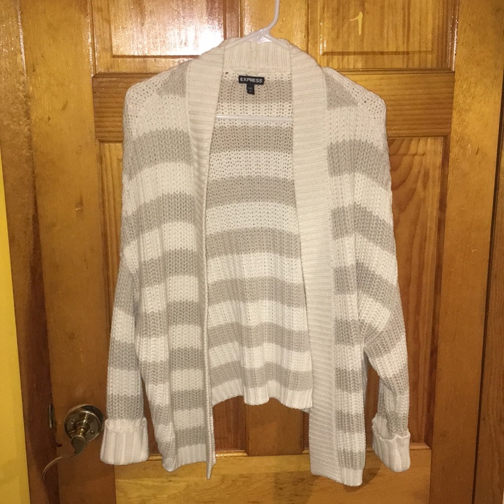 Cozy sweater worn once!