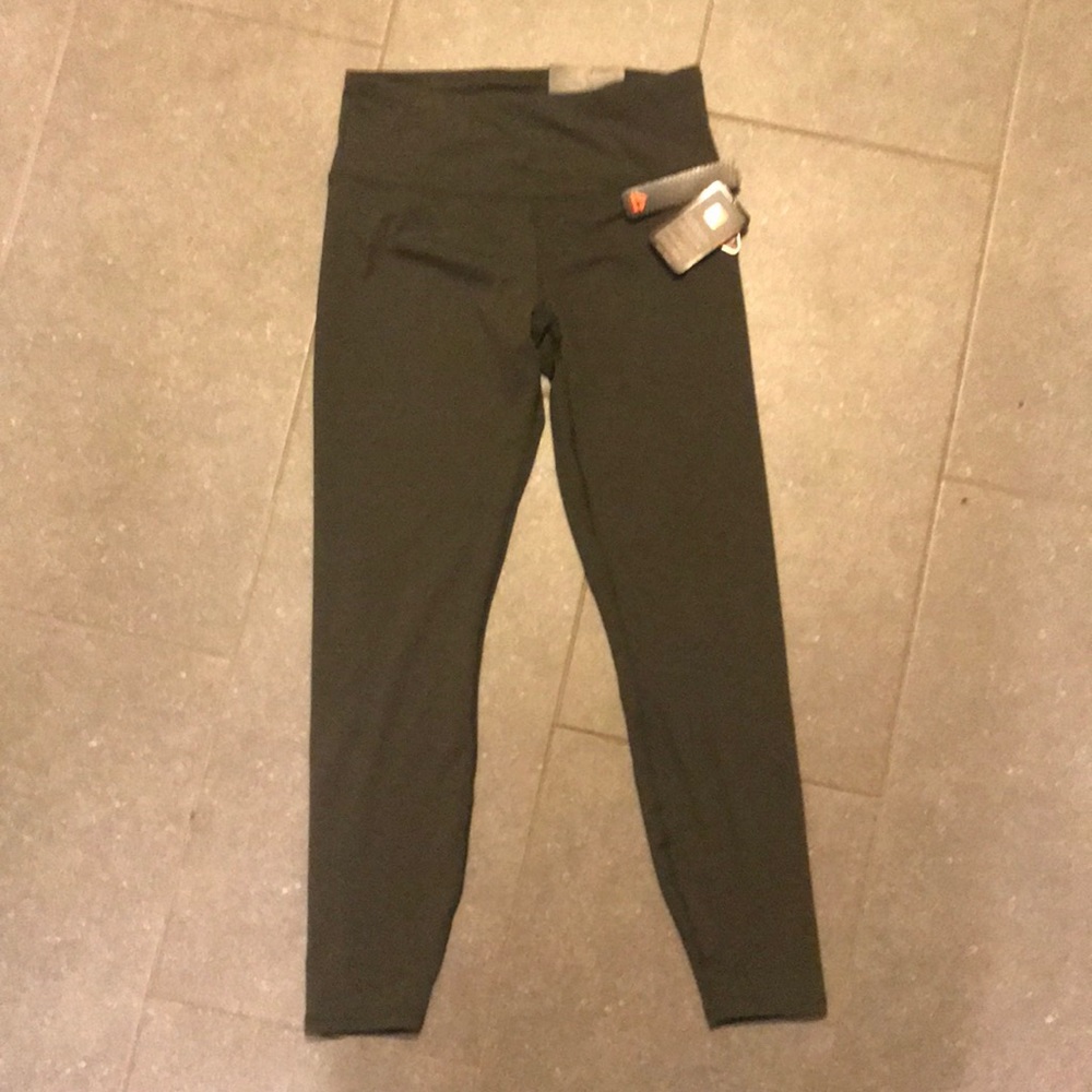 SOLD 🚫NWT Reebok Active Luxe Yoga Pants• S - Picture 1 of 5