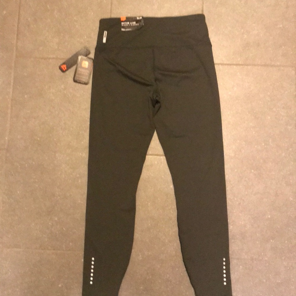 SOLD 🚫NWT Reebok Active Luxe Yoga Pants• S - Picture 4 of 5