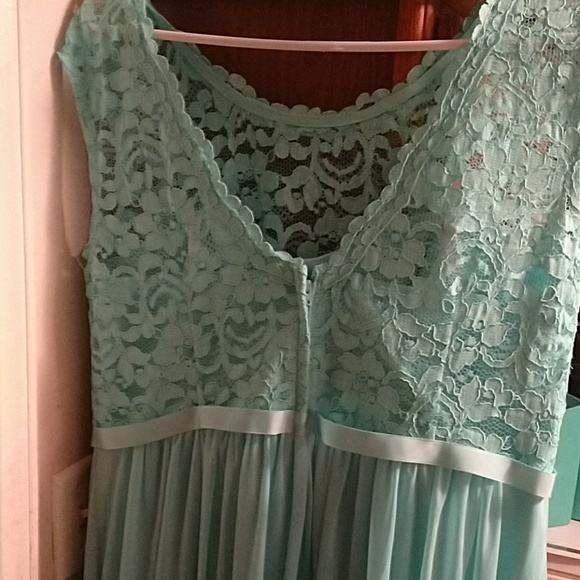 Dress - Picture 3 of 4