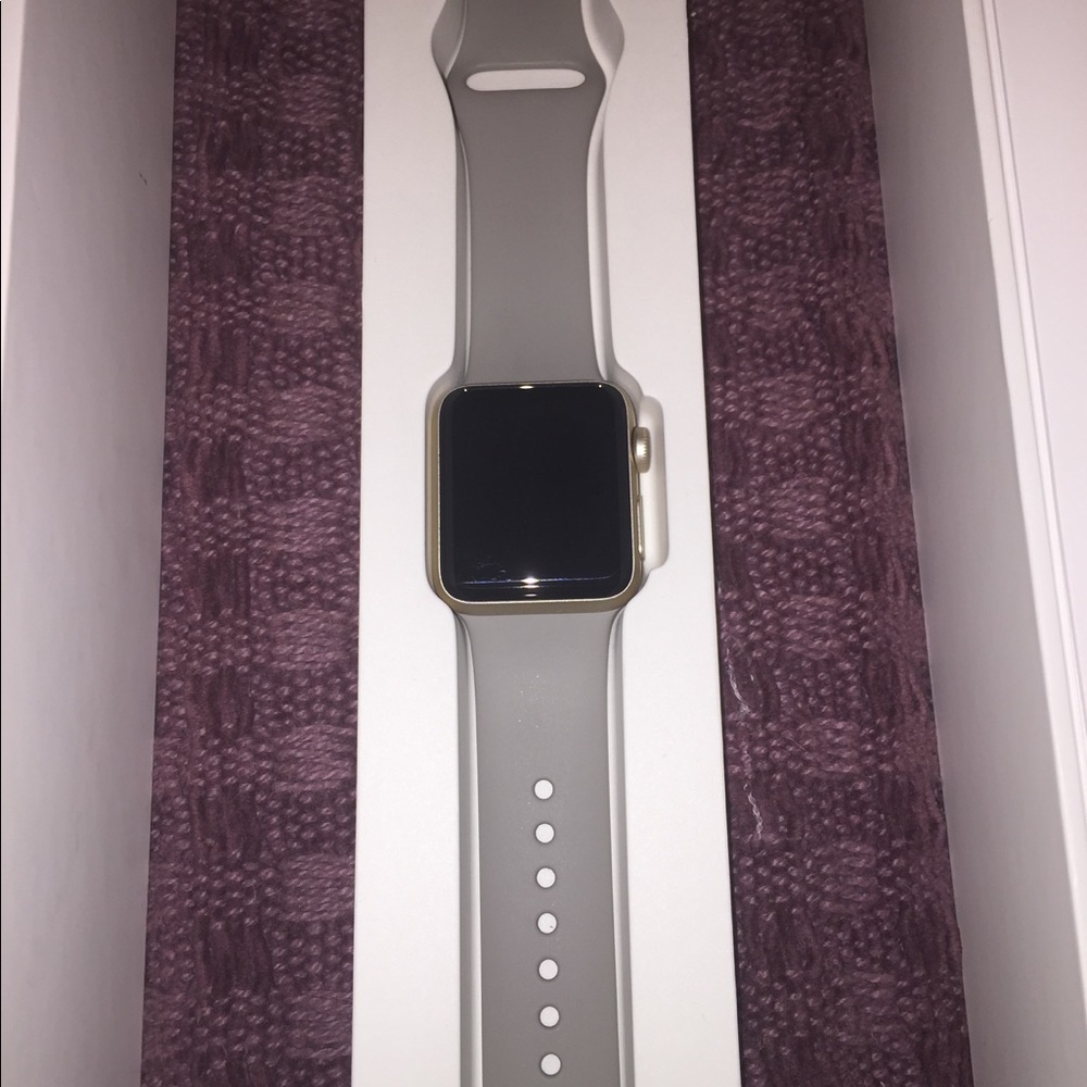 (SOLD AT MERCARI) Apple Watch 2nd series in Gold