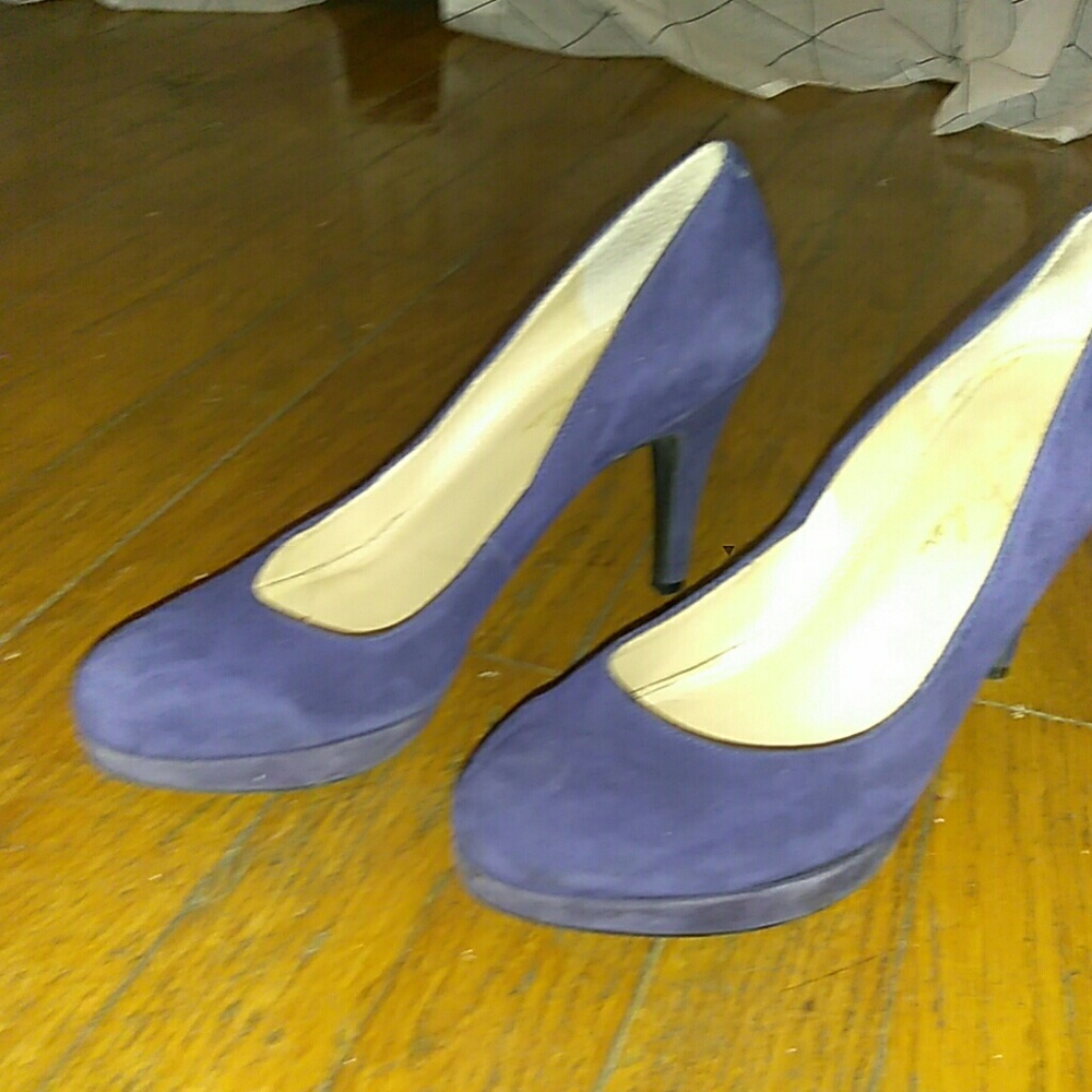 Blue pumps heels