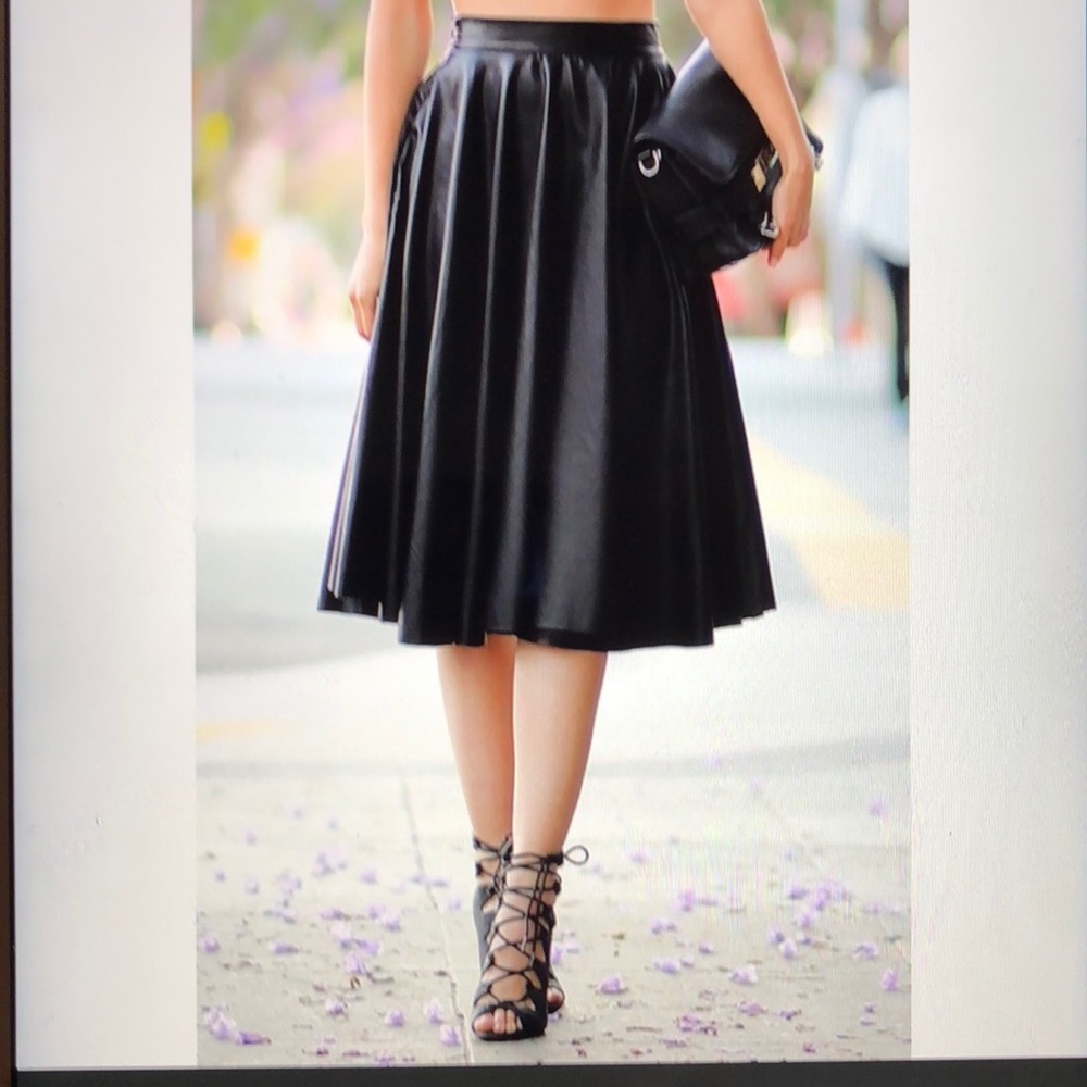 Black leather like skirt - Picture 2 of 5