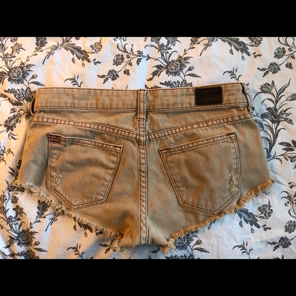 BDG low rise shorts - Picture 2 of 2