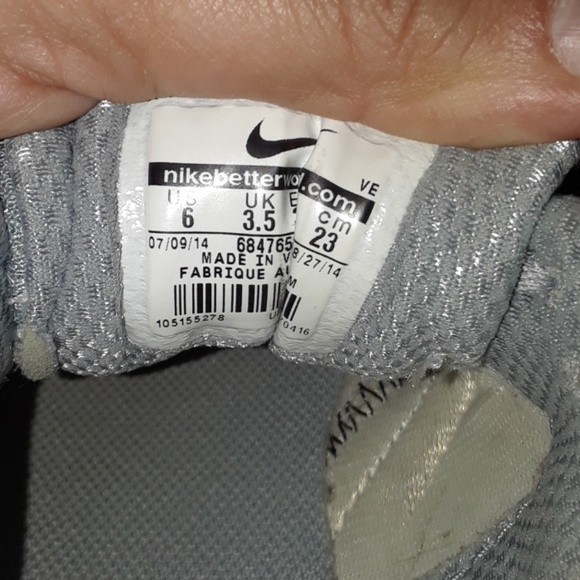 Nikes - Picture 4 of 4