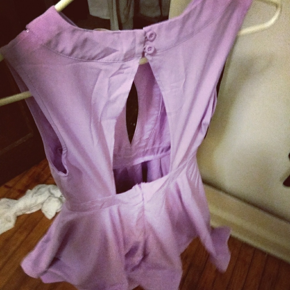 Short sleevless Dress