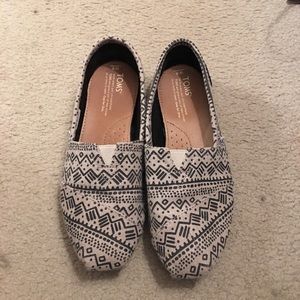 Tan and Black Toms