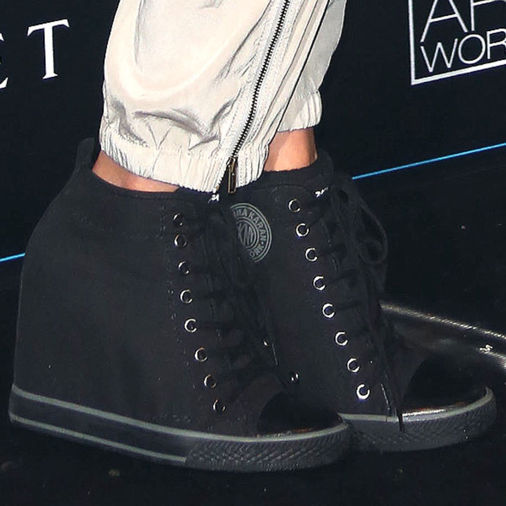 IN SEARCH OF DKNY Grommet wedge sneakers - Picture 2 of 2