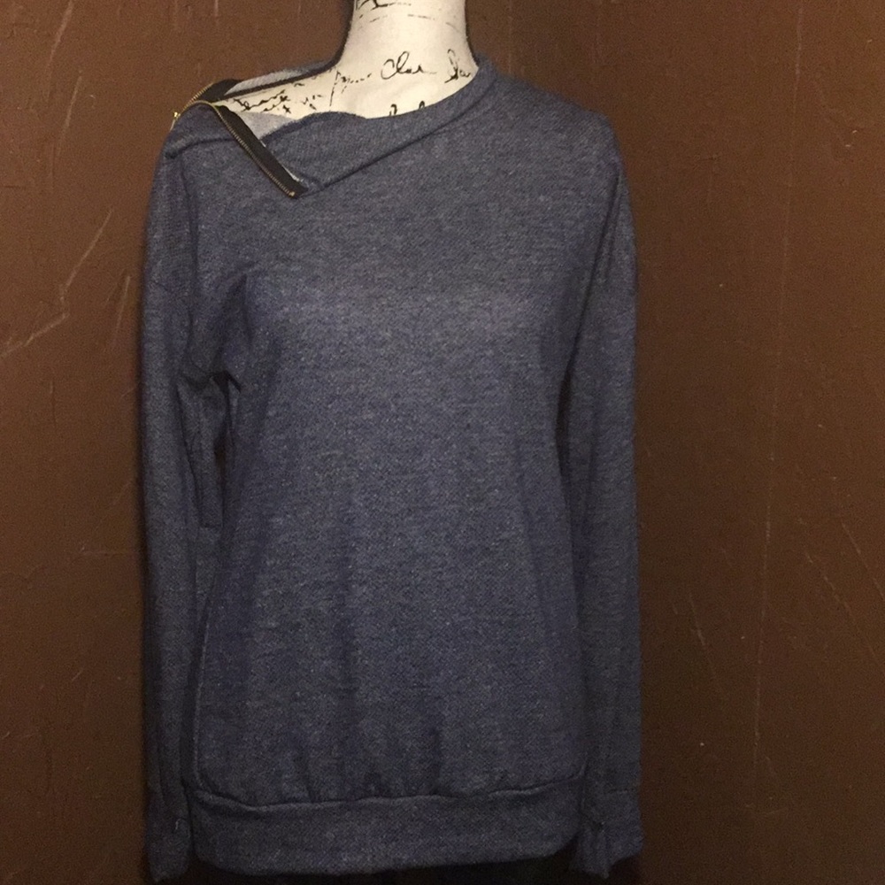 Zip peekaboo top