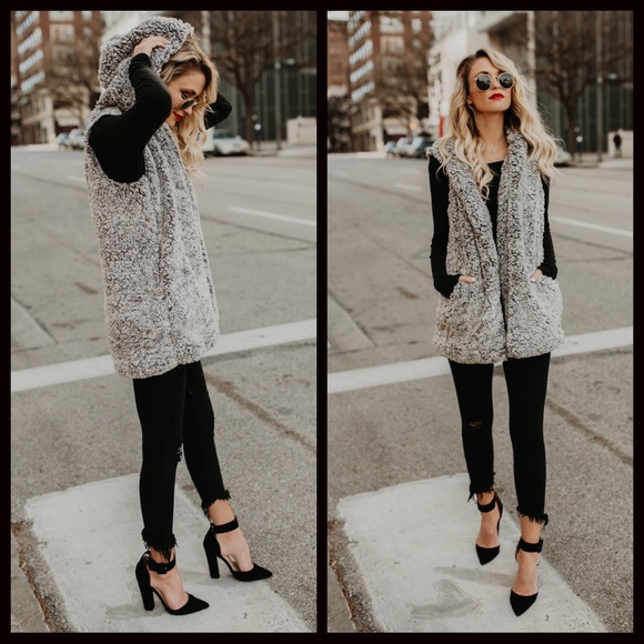 1 LEFT‼️ Pocketed Sherpa Vest - Picture 3 of 6