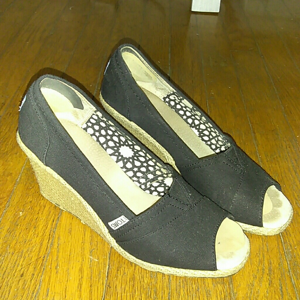 Toms wedges