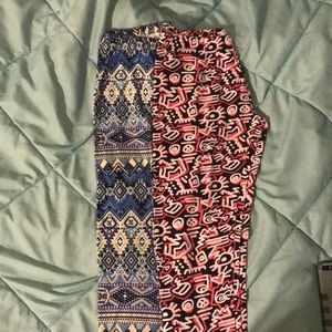 Two pairs of printed leggings